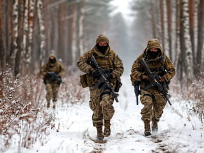 Новости СВО на утро 8 февраля: освобождение Дзержинска, попытка теракта в зоне СВО с помощью VR-очков, Трамп поставил Зеленского перед выбором