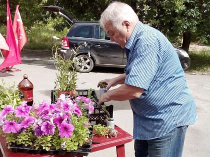 ДЕПУТАТЫ ГОРДУМЫ ПРИНИМАЮТ УЧАСТИЕ В АКЦИИ «СДЕЛАЙ СВОЙ ПОДАРОК ГОРОДУ»