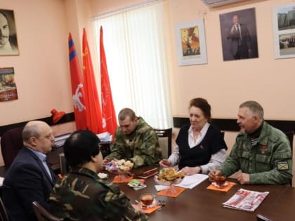 В Сталинградском обкоме прошла встреча с добровольцами СВО