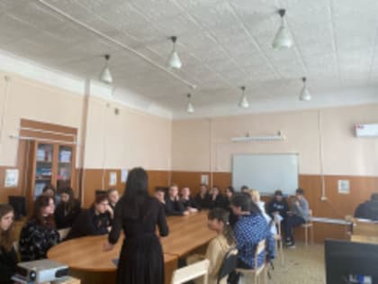 16 марта в МКОУ СШ №6 специалисты ЦФК приняли участие в проведении классных часов для старшеклассников «Сделай правильный выбор»