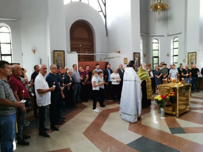 В волгоградских храмах молитвенно почтили память жертв трагедии в Беслане