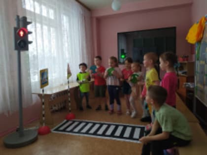 Правила дорожного движения выполняй без возражения