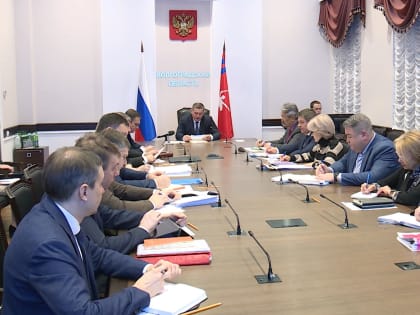 Губернатор Волгоградской области провел оперативное совещание