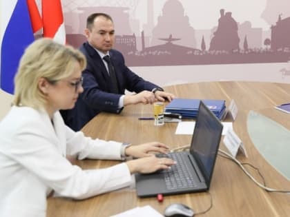 Андрей Бочаров пришел в Облизбирком с документами для регистрации первым кандидатом на пост губернатора