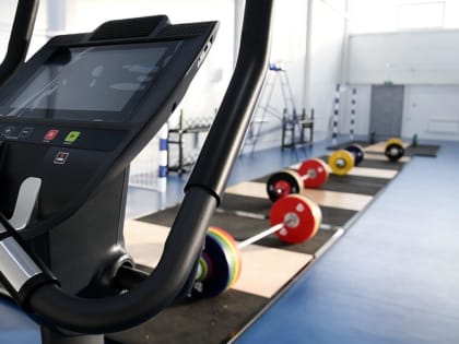 Пожилым людям посоветовали больше заниматься в тренажерном зале