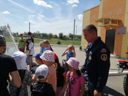 Ребята пришкольного лагеря побывали на экскурсии в Пожарной части