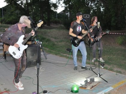 На фестивале красок в Дубовке