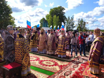 Глава Волгоградской митрополии участвует в торжествах к 600-летию явления Годеновского креста