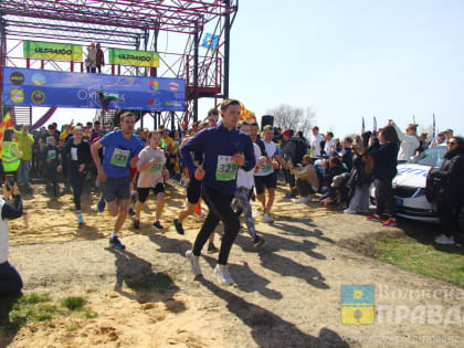 В Волжском 1 апреля отметили легкоатлетическим забегом «За безопасность на дорогах»