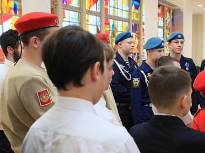 О жизненном выборе, Сталинграде и губернаторстве: о чем откровенничал Андрей Бочаров с юными героями