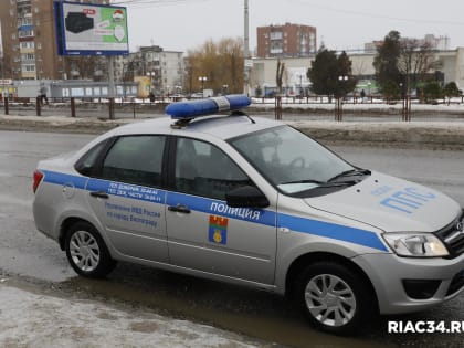 В Волгоградской области Киа слетела с трассы, пострадал 2-летний малыш