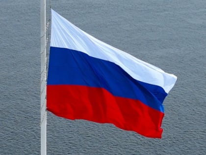 На упряжках и в море: стартовало досрочное голосование на выборах президента РФ