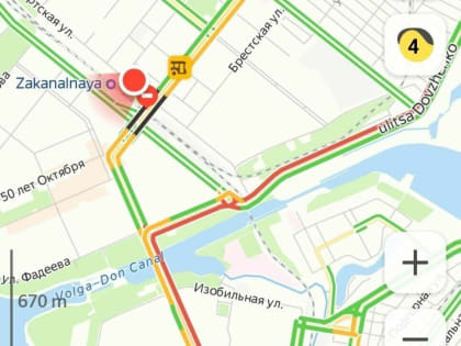 Стоим по часу: пробки сковали юг Волгограда из-за нового светофора