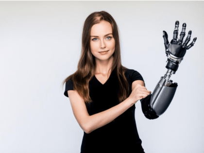 270 тысяч рублей за протез высуживают с больницы Волжского