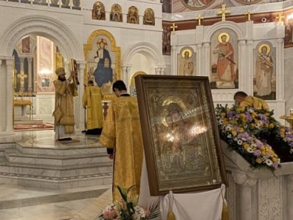 В Александро-Невском соборе Волгограда встретили Новый год с молитвой