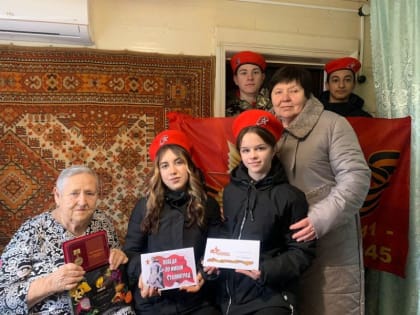 К 80-летию Сталинградской победы жителям Дубовского района вручили юбилейные медали