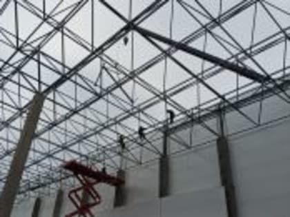 Готовность 60% - в Краснооктябрьском районе идет монтаж кровли строящегося склада регионального логистического комплекса