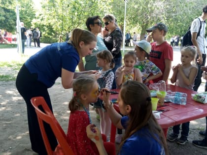 Молодогвардейцы приняли участие в весеннем празднике
