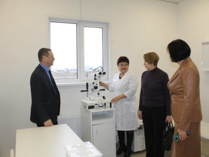 В рамках акции Партийный десант активисты «Единой России» контролируют работы по модернизации учреждений здравоохранения и благоустройству общественных пространств