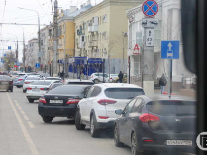 Волгоградец оплатил 93 штрафа ГИБДД и сохранил водительские права