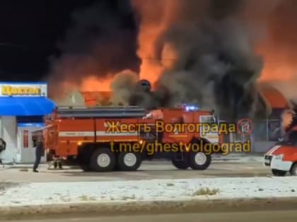 В Камышине в первый день нового года сгорел пивной магазин