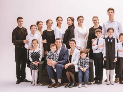 Большая семья из Курской области открывает автомастерскую в Камышине