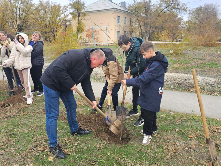 Погода поселок краснооктябрьский волгоградская область. Посёлок Краснооктябрьский Волжский. Посёлок Краснооктябрьский Марий Эл. Потом в Краснооктябрьском поселке.