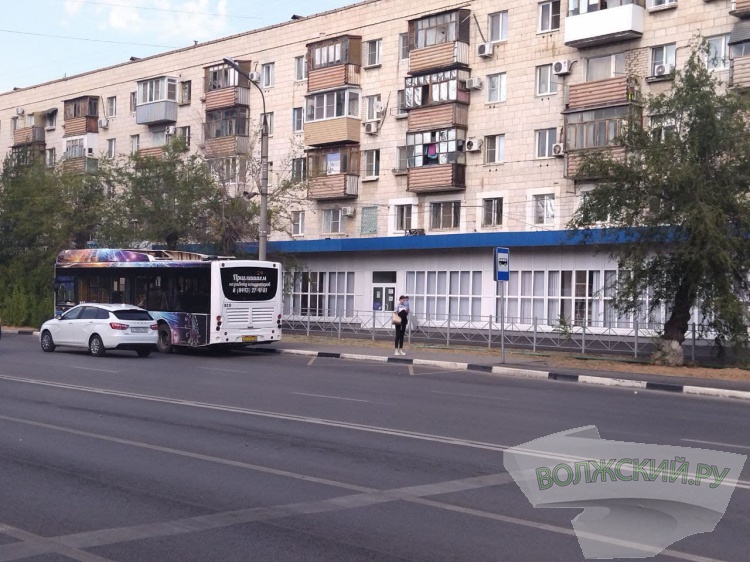 Волжский улица молодежная. Автоколонна Волжский. Автобус Волжский. Волжские автобусы г Волжский. 14 Автобус Волжский.