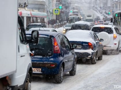 Томичи «застряли» в многокилометровой пробке на Иркутском тракте и улице Пушкина