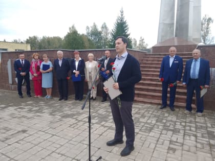 Политехники почтили память погибших под Смоленском воинов-сибиряков