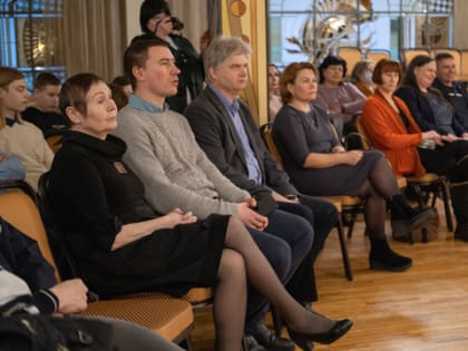 В формате неформального общения в Доме ученых прошла встреча лицеистов с научными работниками