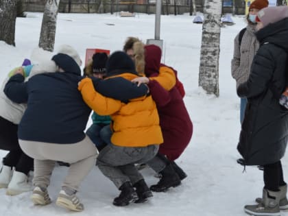 В Северске в рамах акции «Студенческий десант» сотрудники полиции совместно с общественными организациями провели для студентов «квест-игру»