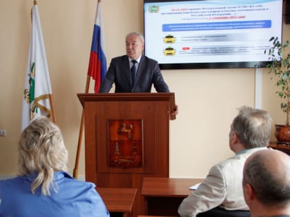 В Парабельском  районе состоялся выездной День департамента лицензирования и регионального государственного контроля Томской области