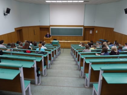 Социалисты предлагают повысить стипендии до прожиточного минимума