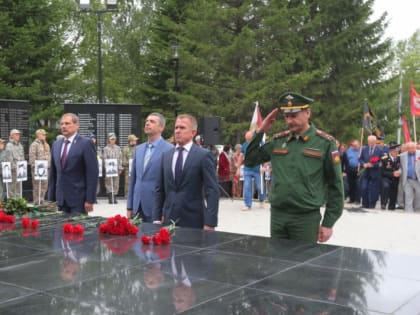 Михаил Ратнер принял участие в митинге, посвященном Дню ветеранов боевых действий