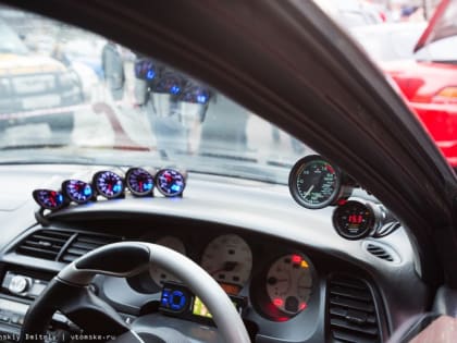 ФНС начислила повышенный транспортный налог томичам-владельцам 1,5 тыс дорогих машин