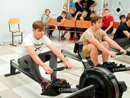 Вместо весел ― тренажеры. Гребцы открывают зимний спортивный сезон