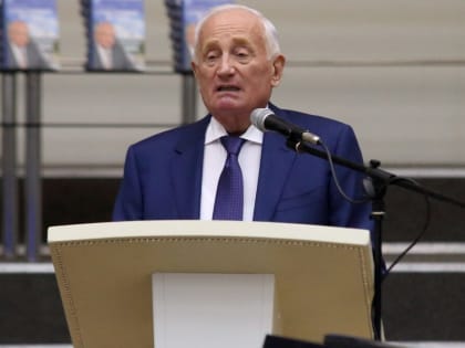 Экс-губернатор Томской области Виктор Кресс представил свою новую книгу