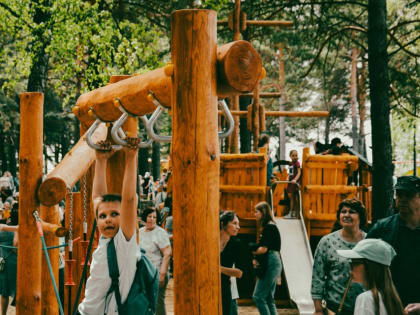 Более 5 тысяч асиновцев посетили открытие городского сада после благоустройства