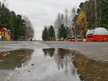 Осенний дождь мелко сеется