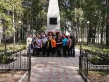 Облагорожена территория Обелиска воинам Верхнекетцам