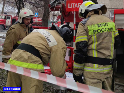 Четыре человека получили отравление при пожаре в томской пятиэтажке