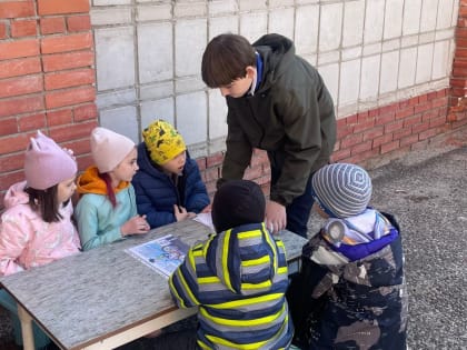 Северские полицейские приняли участие в проведении квеста по безопасности для воспитанников детского сада