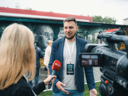 Открытие мурала А.М. Волкова в ТГПУ: как создавался и о чем рассказывает мурал сказочника и выпускника Томского учительского института