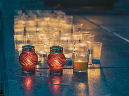 Томичи могут выбрать образ картины из свечей на День памяти и скорби