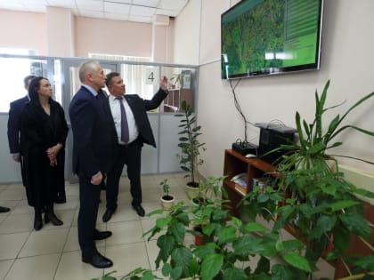 «От этого зависит здоровье и жизни людей»: Владимир Мазур поздравил работников скорой с профессиональным праздником