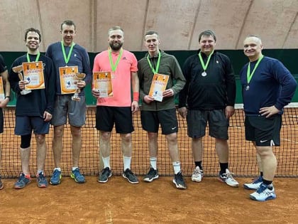 Илья Дудкин и Сергей Дутов выиграли парный теннисный турнир