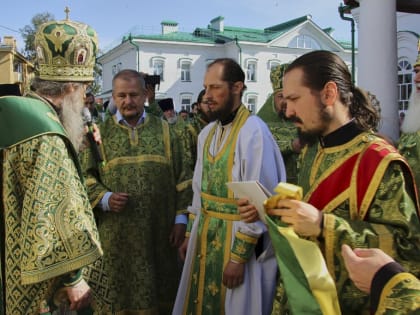 Клирики Колпашевской епархии удостоены богослужебных наград