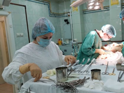 Томские врачи одновременно удалили две опухоли у 84-летней женщины