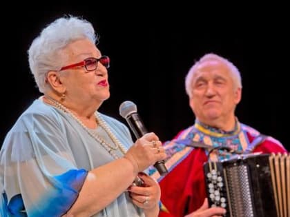 Песни вам приносим